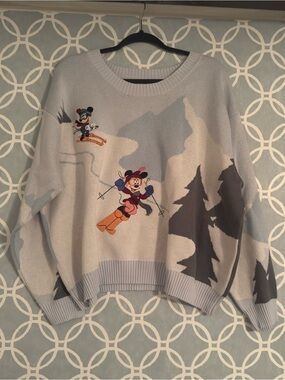 Mickey and Minnie Mouse sweater skiing